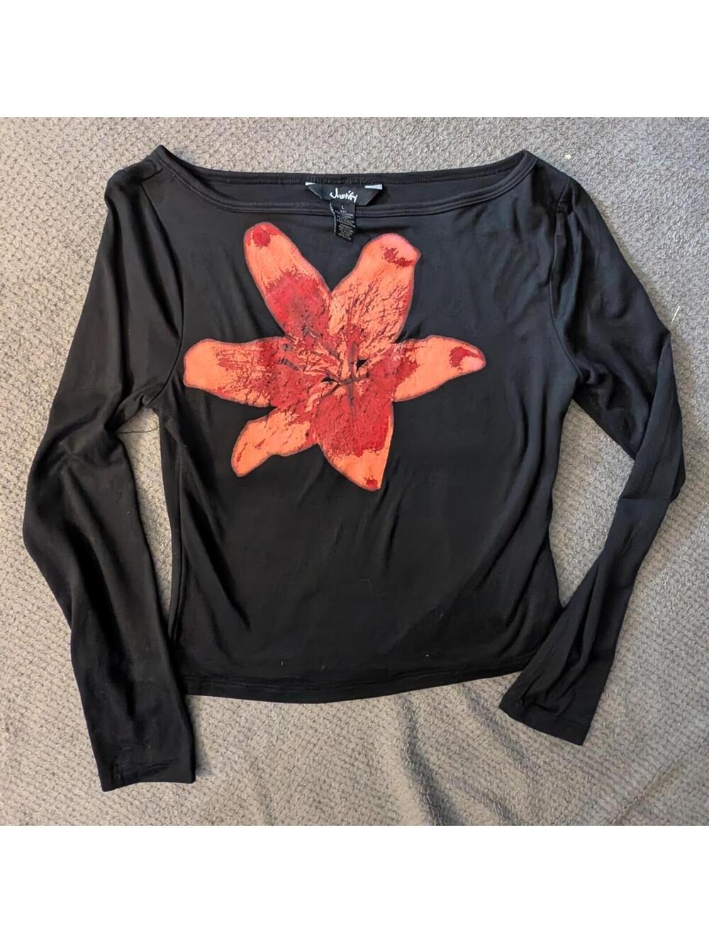 Justify Black Long Sleeve Floral Graphic Crop Top